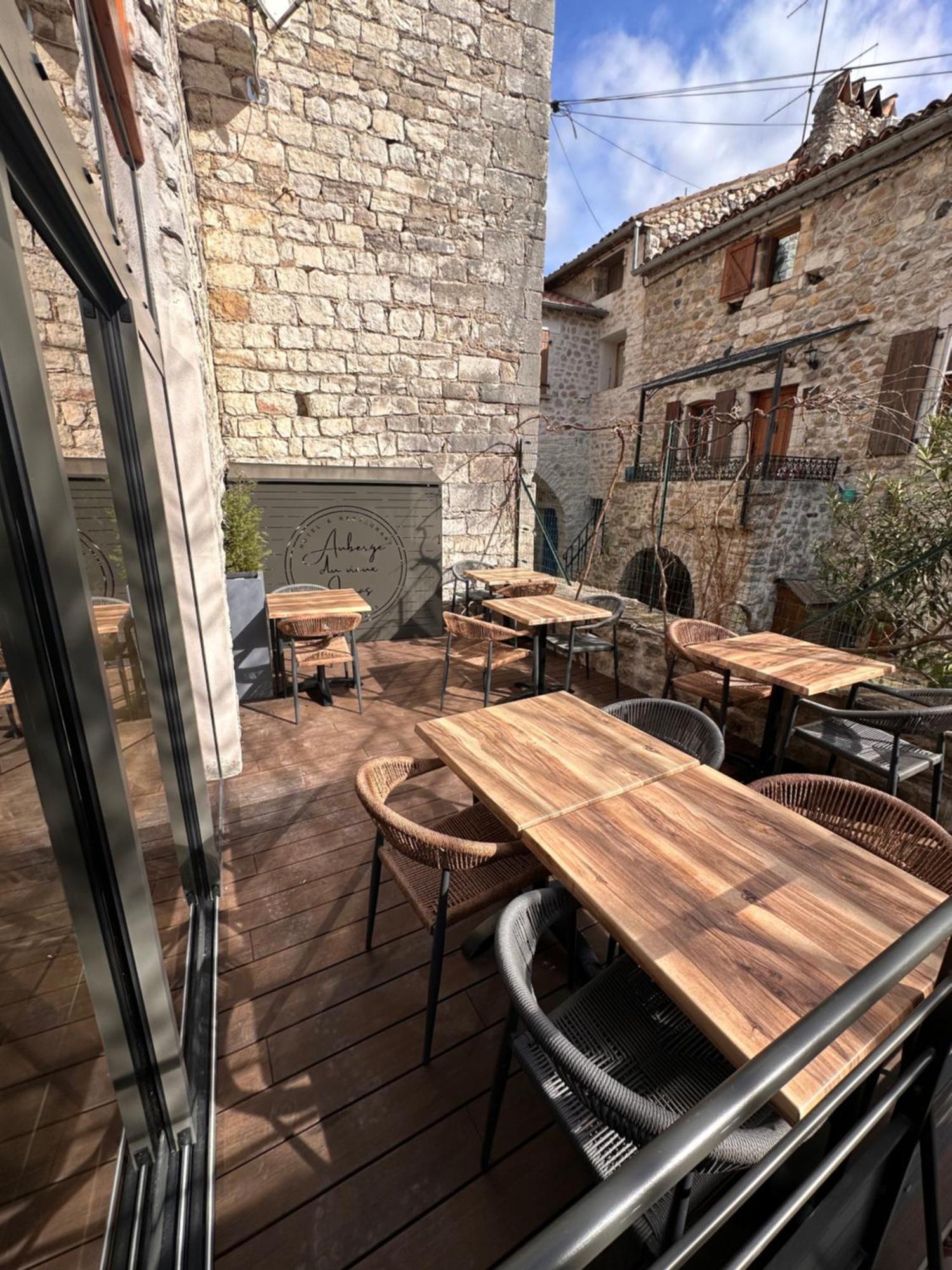 Auberge Du Vieux Lanas Logis Hotel Restaurant Bagian luar foto