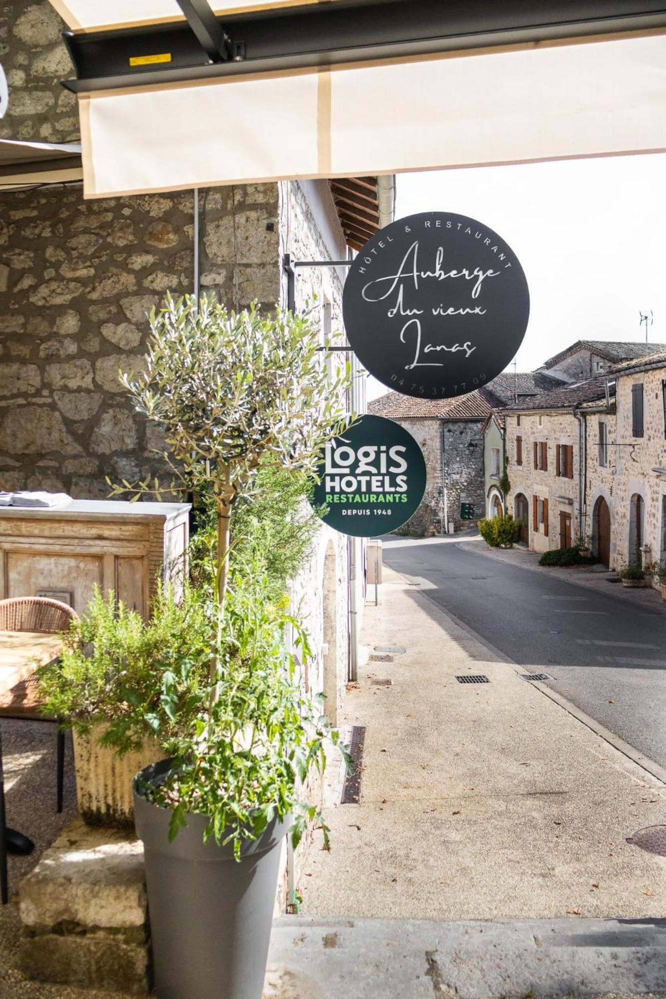 Auberge Du Vieux Lanas Logis Hotel Restaurant Bagian luar foto
